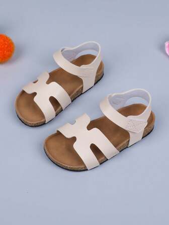 Un par de sandalias planas para niñas, sandalias bohemias que dejan salir los dedos, suelas de corcho cómodas, zapatos clásicos retro adecuados para fiestas, estilo callejero, ropa casual retro, nuevos lanzamientos para primavera y verano, cómodas sandalias romanas para estudiantes universitarios.