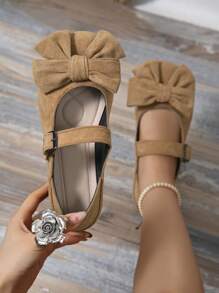 Zapatos planos de estilo chino de Beijing con decoración de moño negro, nuevos zapatos de mujer de estilo genuino con hebilla de metal, suela suave y cómoda para el trabajo y las compras - Marrón - Ver 2