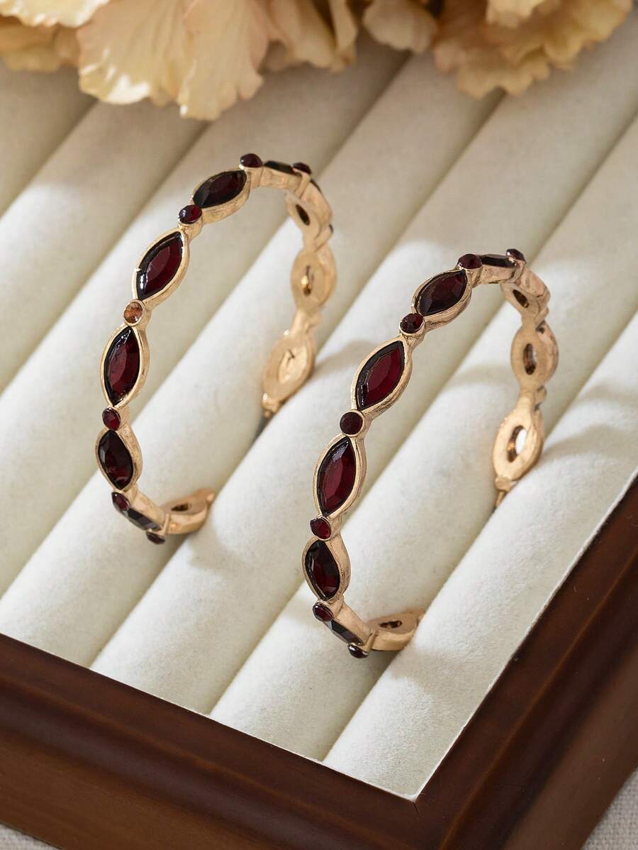 1 Pair Fashion Simple Red Hoop Earrings, European Style Vintage Exaggerated Personalized Alloy Earrings, Weighs About 18g, Suitable For Women Daily Wear And Travel
