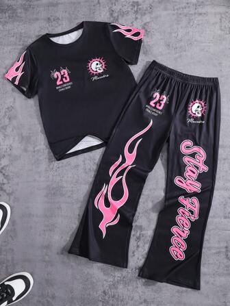 青少年男孩休闲简约酷炫嘻哈数学字母印花青少年男孩圆领短袖套装搭配微喇叭裤，适合日常户外聚会穿着两件套