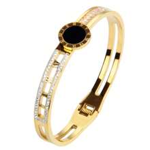 3 件套钻石镶嵌三叶草花朵螺丝设计吊坠和不锈钢手链珠宝礼物