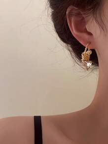 1 par de brincos delicados de coração vintage, adequados para uso diário