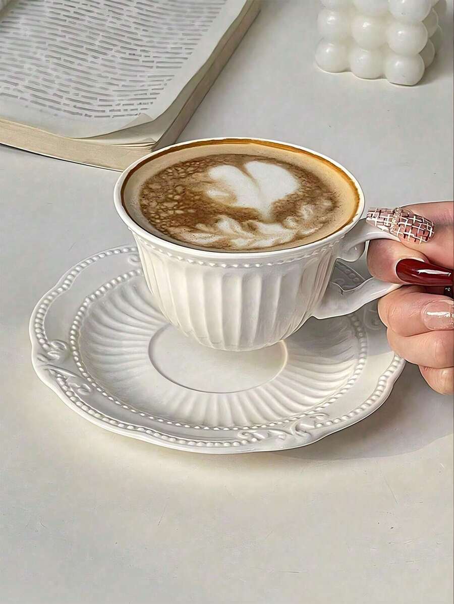 复古浮雕陶瓷咖啡杯碟套装，优雅花卉浮雕设计的咖啡拿铁杯，下午茶陶瓷杯碟套装