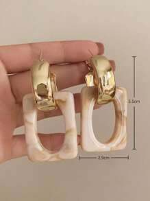 1 Pair Retro Hollow Geometric Acrylic Earrings - Gold - View 2