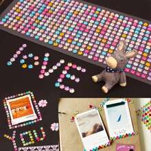 260 szt. 6 mm samoprzylepne przezroczyste kryształy i kolorowe płaskie cyrkonie, wielokolorowe DIY, odpowiednie do zdobienia paznokci, dekoracji DIY, dekoracji twarzy, dekoracji domu, samochodu, etui na telefon komórkowy i dekoracji albumu, biżuterii do paznokci, klejnotów do paznokci, artykułów do paznokci, odpowiednich na urodziny, wesela, imprezy, dom