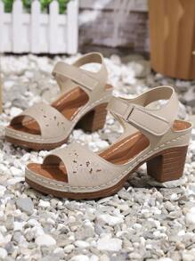 大码女式超轻激光雕刻钩环夏季凉鞋，手工藤条高跟休闲舒适百搭鞋