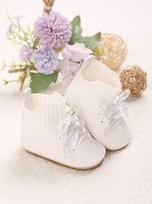 1 Pair 0-1 Year Old Infant Solid Color Breathable Soft Rubber Sole Casual Sport Shoes, Suitable For Spring And Autumn