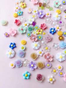 Estilos de primavera y verano Decoración de uñas DIY Flores tridimensionales de ciruelo, frangipaní, rosas, margaritas, hermosa y encantadora decoración de flores de resina 3D de primavera y verano 1 paquete, mezcla de varios estilos 50 piezas
