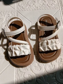 1 Pair Girls Hollow Design Cute Lady Style Open Toe PVC White Sandals, Suitable For Summer Holiday
