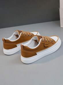 1 Paio di scarpe da ginnastica sportive e casual bianche da donna, con punta tonda, impermeabili per uso esterno, con lacci, in pelle, per primavera/autunno