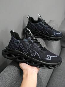 Herenmode Zwarte Mesh Ademende Veterschoenen Outdoor Antislip Blade Sole Sneakers, Koppels Vlam Gestreepte Vintage Veelzijdige Lichtgewicht Hardloopschoenen