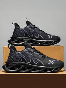 Herenmode Zwarte Mesh Ademende Veterschoenen Outdoor Antislip Blade Sole Sneakers, Koppels Vlam Gestreepte Vintage Veelzijdige Lichtgewicht Hardloopschoenen