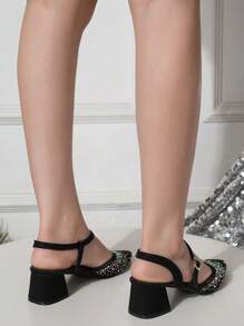 Sandali estivi alla moda da donna con sciarpa da testa, scarpe con cinturino e tacco medio spesso, superficie in rete con strass e design traforato