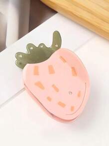 1 件仿草莓装饰发夹，简约优雅的女性设计