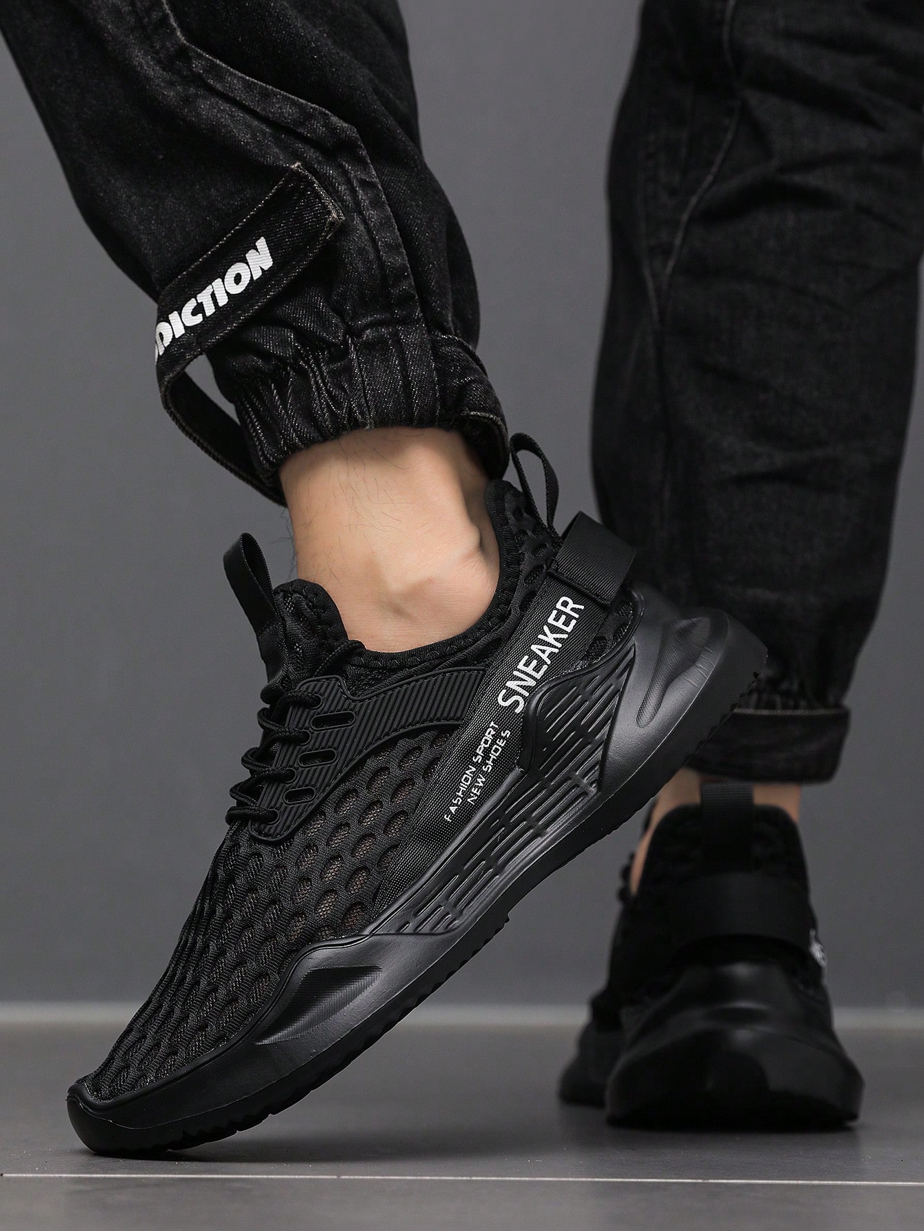 زوج من أحذية المشي للرجال، أحذية كاجوال مريحة مصنو...