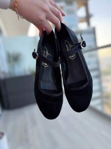 La Caprichosa Flats balerinas zapatos tipo Mary Jane estampado liso, Flats de mujer  Flats hebilla Balerina para mujer  Baleria flat estilo Mary Jane  Zapato flat ballerina casual Zapatos casuales  Zapatos planos elegantes  Flats en piel sintética  Flats Up & Down para Mujer Balerina con hebilla y lazo  Flats color negro Flats color nude  Flats color beige  Flats mujer zapatos planos  Flats para mujer básicos,  zapatos cerrados dama,  zapatos casuales de moda,  zapatos de piso con moño,  zapatos casuales mujer,  flats de mujer con punta redonda Flats piel estampado animal en leopardo Flats animal print mary jane Zapatos planos de ballet con estampado leopard Balerina mujer  Balerina animal print  Flats balerina Zapatos planos leopardo mary jane  Zapatos veganos  Balerina leopardo  Balerinas mary jane  Balerina camel  Bailarinas  Bailarinas con hebilla  Zapatos animal print  Balerina zapato moda flats print para mujer  Zapatos cerrados  Balerina punta cerrada flats punta cuadrada - Negro - Ver 1