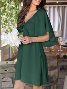Robe décontractée pour femmes à col en V profond, nouée devant, à manches courtes