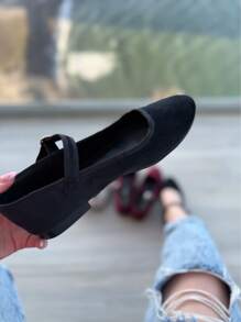 La Caprichosa Flats balerinas zapatos tipo Mary Jane estampado liso, Flats de mujer  Flats hebilla Balerina para mujer  Baleria flat estilo Mary Jane  Zapato flat ballerina casual Zapatos casuales  Zapatos planos elegantes  Flats en piel sintética  Flats Up & Down para Mujer Balerina con hebilla y lazo  Flats color negro Flats color nude  Flats color beige  Flats mujer zapatos planos  Flats para mujer básicos,  zapatos cerrados dama,  zapatos casuales de moda,  zapatos de piso con moño,  zapatos casuales mujer,  flats de mujer con punta redonda Flats piel estampado animal en leopardo Flats animal print mary jane Zapatos planos de ballet con estampado leopard Balerina mujer  Balerina animal print  Flats balerina Zapatos planos leopardo mary jane  Zapatos veganos  Balerina leopardo  Balerinas mary jane  Balerina camel  Bailarinas  Bailarinas con hebilla  Zapatos animal print  Balerina zapato moda flats print para mujer  Zapatos cerrados  Balerina punta cerrada flats punta cuadrada - Negro - Ver 3