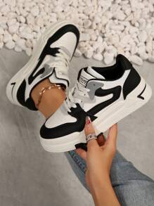 Women's Fashionable Lace-Up Casual Sports Sneakers Skateboard Shoes