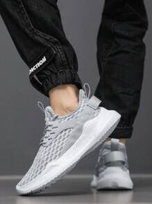 Męskie oddychające buty do chodzenia, eleganckie szare buty casualowe z pianką EVA o wysokim współczynniku odbicia, wygodne sznurowane buty sportowe, ultralekkie i wygodne buty o szerokim kroju. Nadają się na co dzień dla nastolatków latem lub na zewnątrz, do uprawiania sportu, na wakacje, na podróż lub na prezent na ukończenie szkoły lub na urodziny, jako dodatki do sukienki