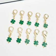 10 件/套幸运四叶草钥匙扣 - 合金卡通/植物设计，带龙虾扣，是圣帕特里克节、毕业典礼、婚礼、典礼、包包挂饰汽车配件背包学校植物可爱哥特 Y2k 的完美礼物