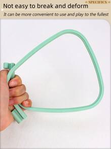 1 Stück Mehrfarbiger Quadratischer DIY Handstickrahmen. Aus hochwertigem ABS-Material mit kluger Nut-Konstruktion. Fixiert bestickten Stoff sicher ohne Verrutschen. Ermöglicht gleichmäßige und saubere Stickarbeit. Stabiler und glatter Rahmen, der nicht leicht bricht oder sich verformt, für schnelleres Sticken.