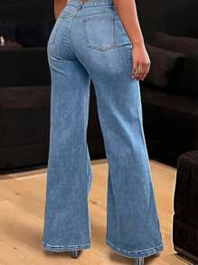 High-Waisted Mom Jeans With Multiple Buttons, Wide-Leg Jeans For Women, Oversized Boyfriend Style Flared Jeans With Button Details For Women, Blue Button Mid-Waist Flared Jeans, Women's Cropped Jeans, High-Quality Designed Jeans, Button Mid-Waist Slimming And Hip-Lifting Flared Jeans, Boot-Cut Jeans The Hem Of The Trousers Has A Folding Design. The Trousers Are In Flared And Straight Styles, With A Washed And Aged Look. There Is No Belt On The Trousers. The Trousers Are Closed By Zippers And Buttons. There Are Four Buttons On Each Side Of The Trousers As Decoration. There Is A Back Pocket - 藍色 - 查看 2