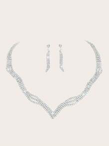 Eenvoudige en explosieve high-end superglimmende diamanten ketting oorbellen armband set modieuze sleutelbeenketting bruidssieraden driedelige set - geschikt voor dagelijks gebruik door vrouwen, bruiloften, feesten, enz.