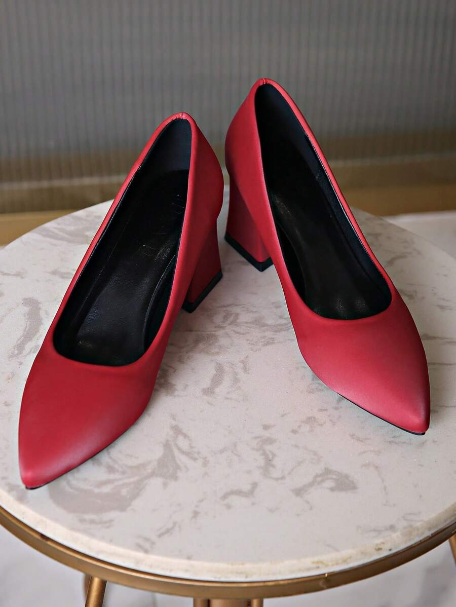Tacones de plataforma rojos sólidos de estilo europeo y americano para mujer, elegantes y versátiles para fiestas, cumpleaños, bodas, adecuados para la oficina y los negocios, nuevos lanzamientos para primavera/verano 2025 - Rojo - Ver 1