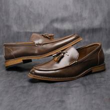 男士时尚流苏乐福鞋，橡胶防滑木底，条纹 PU 皮革鞋面，手工制作，适合婚礼、商务和休闲场合