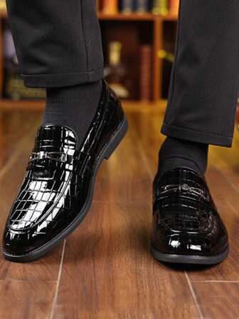 男士新款纹理商务便鞋、办公和休闲装、皮革