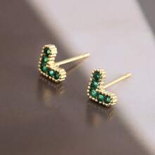 1 paire de boucles d'oreilles cloutées au cœur mini élégantes et à la mode en zircone cubique, avec plusieurs couleurs, pour le port quotidien, les rendez-vous, les cadeaux de la Saint-Valentin pour femmes