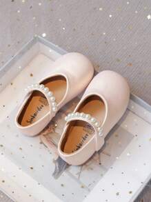 女童珍珠装饰软底休闲乐福鞋，时尚儿童公主鞋，适合春秋季节
