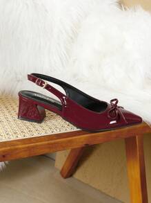 Talons hauts rouges vin femmes mode printemps et été 2025, sandales élégantes de dames avec nœud papillon, bout pointu enrobé à talon plateforme bloc à bride à la cheville