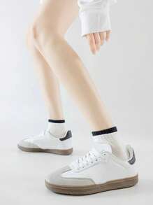 7 pares de calcetines de tobillo deportivos de bloques de color para mujer, calcetines cortos blancos y versátiles, apropiados para uso diario, primavera y verano