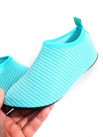 1 paire de chaussures d'eau d'été pour enfants, chaussures aquatiques extérieures, chaussures de yoga, chaussures de plage antidérapantes et respirantes avec motif de dessin animé, chaussures d'entraînement