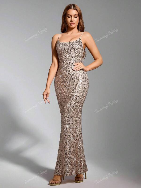 Elegante mouwloze pailletten visgraat mesh jurk