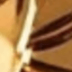 亮橙色