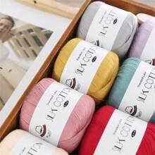 paquete de 4 madejas de hilo de seda sintética - Adecuado para ganchillo, punto, chales, bufandas, manualidades DIY, suave y apto para proyectos de primavera/verano, 50g cada una - 4 paquetes - Ver 6