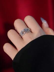 1 Peça Anel de Casamento Feminino com Três Pedras, 1,1 Quilates, Diamante Moissanite Redondo, Diamante Moissanite Acabado em Laboratório, Cor D, Pureza VVS1, Design Vazado Exquisito de Prata Sterling S925 com Certificado