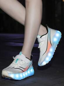男女通用旱冰鞋，可充电 4 轮闪光灯带开关，10 种照明模式，LED 渐变色条纹，钩环低帮休闲运动鞋，适合夜间出游和户外活动 - 黑與白 - 查看 7