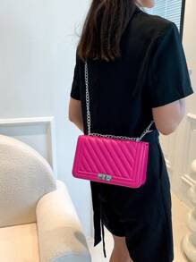 Fashionable Women's Minimalist Stylish Shoulder Bag, High-Quality Material Crossbody Flap Chain Bag
