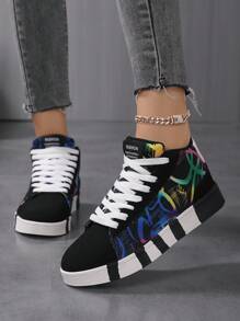 Zapatillas de deporte de mujer de suela de caucho antideslizante con estampado de grafiti en blanco y negro en contraste, de estilo clásico, personalizadas, aptas para deportes al aire libre y caminar en todas las estaciones.