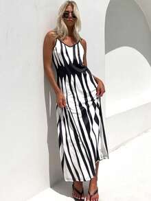 Women Casual Geometric Print V-Neck Slip Dress - Black and White - View 6