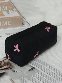 1pc New Embroidered Bow Makeup Bag, High-Aesthetic, Minimalist, Versatile, Quilted Checkered Embroidered Bow Pattern Women Cosmetic Organizer Pouch, Daily Essentials Storage, Student Pencil Case, Suitable For Shopping, Travel, Portable,For Holiday Beach, Bathroom Collection, Bedroom Collection, Large Capacity