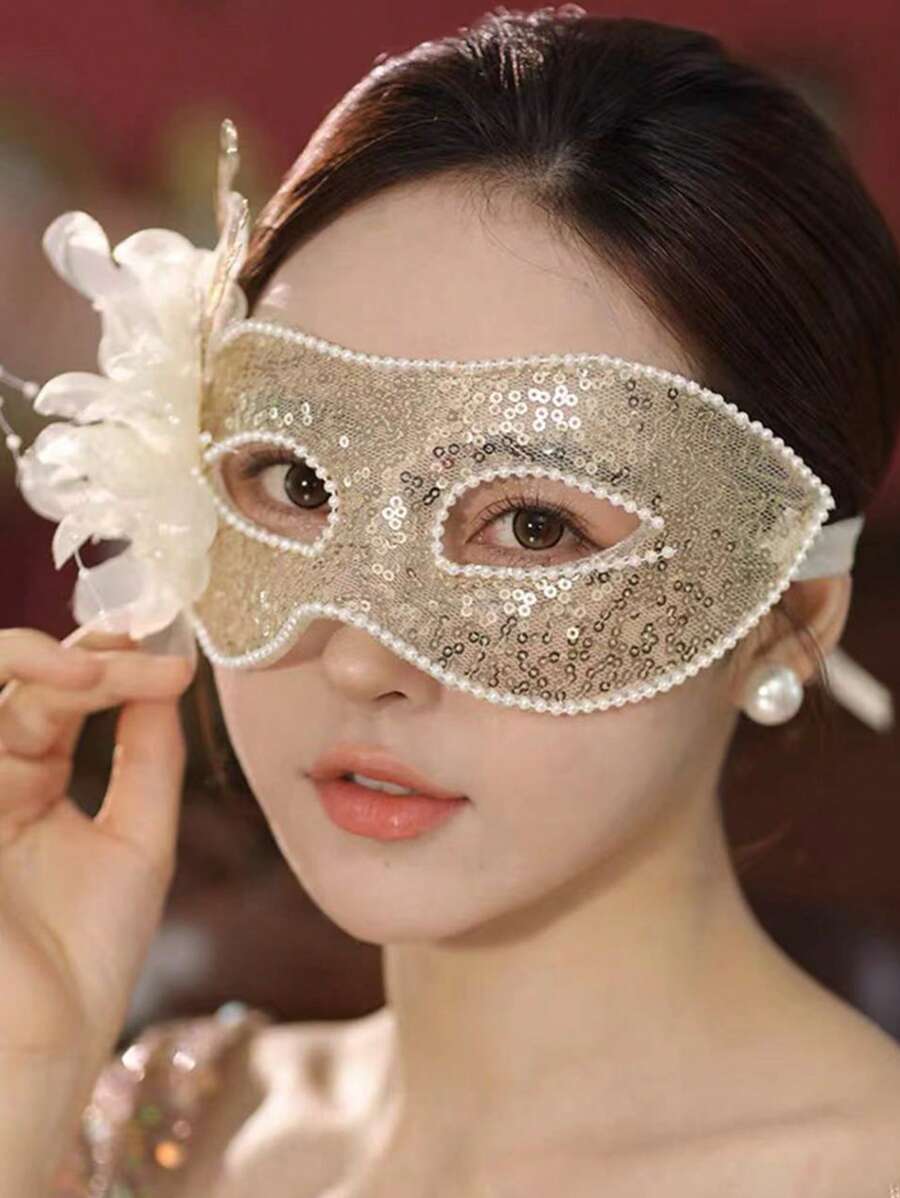 1pc Personalized Half Face Mask, Feathered Goddess Sexy Halloween Party Masquerade Prop Mask - Champagne - View 1