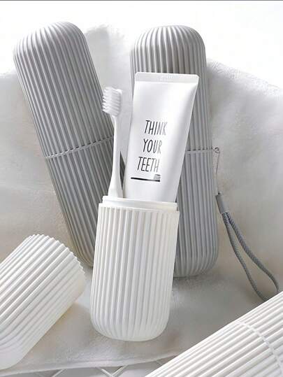 1 pezzo Set da viaggio portatile con porta-spazzolino da denti, bicchiere per risciacquo con coperchio, contenitore per dentifricio e spazzolino, bicchiere per collutorio, bicchiere per spazzolino di colore casuale, contenitore per pennelli da trucco, bicchiere da viaggio, coppia di spazzolini da viaggio, forniture da viaggio, decorazione da bagno, accessori da bagno, articoli da viaggio essenziali, accessori da viaggio, articoli indispensabili da viaggio, vacanze al mare, vacanze estive, accessori per il ritorno a scuola, forniture per il ritorno a scuola