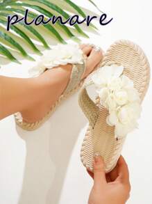 planare Women's Fashion Versatile Party & Holiday T-Strap Sandals With Multiple Cute White Fabric Flower Decorations, Woven Raffia Upper, Round Toe, Slip-On, Ultra-Lightweight Anti-Slip EVA Sole, Comfortable Casual Indoor Outdoor Beach Pool Slippers For Shorts, T-Shirts, Dresses - White - View 4
