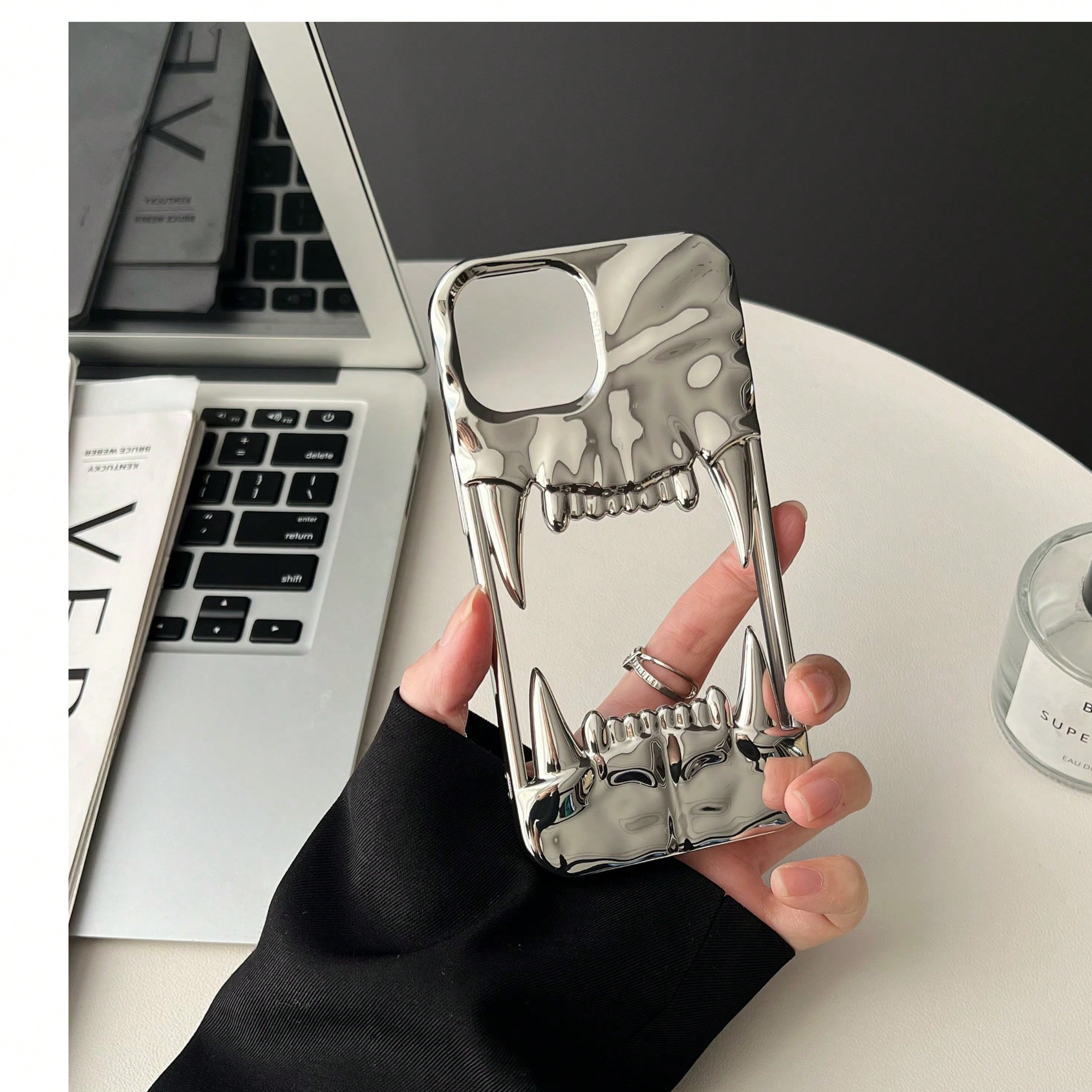 Minimalist Skull Element Fashion Phone Cases 1pc Silver Plated Hollow Wrinkled Canine Tooth Pendant Simple Yet Stylish Design Suitable For Both Men And Women Waterproof Shockproof Anti-Fall Scratch Resistant Spring Birthday Gift Party