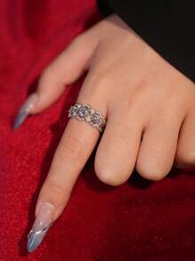 1 Peça Anel de Casamento Feminino com Três Pedras, 1,1 Quilates, Diamante Moissanite Redondo, Diamante Moissanite Acabado em Laboratório, Cor D, Pureza VVS1, Design Vazado Exquisito de Prata Sterling S925 com Certificado